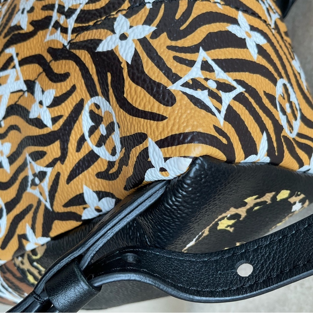 Louis Vuitton Monogram Jungle Palm Springs PM Leopard Backpack​​ - Picture 8 of 15